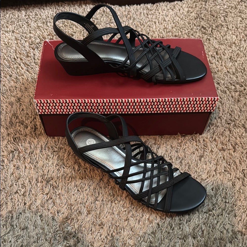 Elegant Black Strappy Women's Sandals